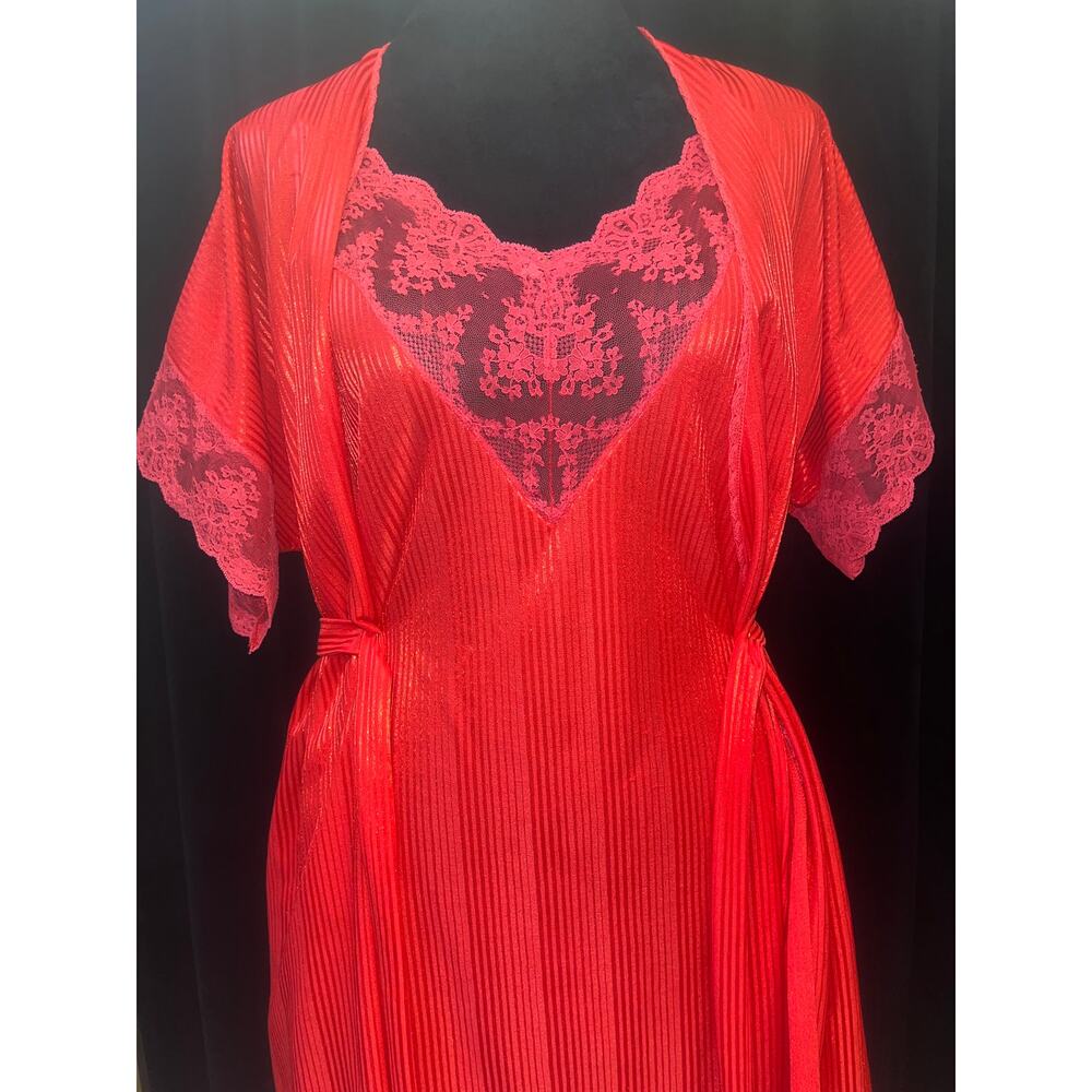 2 PC. VINTAGE MOVIE STAR ROBE/CHEMISE - Picture 3 of 4